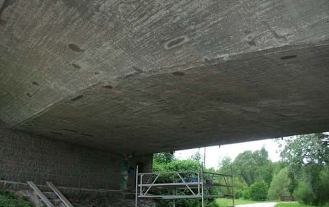Beton schützen – säure-, öl- und chemikalienfeste Beschichtungen, reflektierende Tunnel-Beschichtungen, Fundamentabdichtungen und Antigraffiti-Schutzbehandlungen
