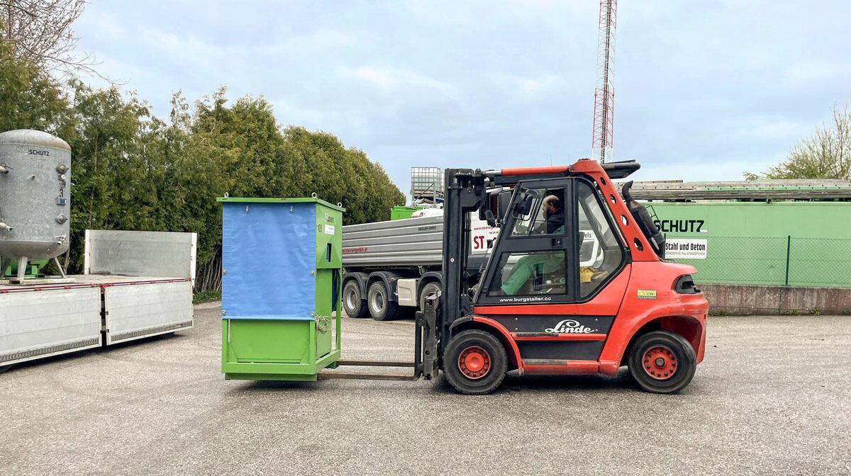 Koschutz Lagermitarbeiter